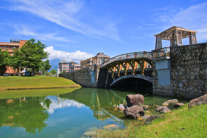 [游记]【花莲县寿丰乡】东华大学.欧洲建筑风学院~湖畔美景