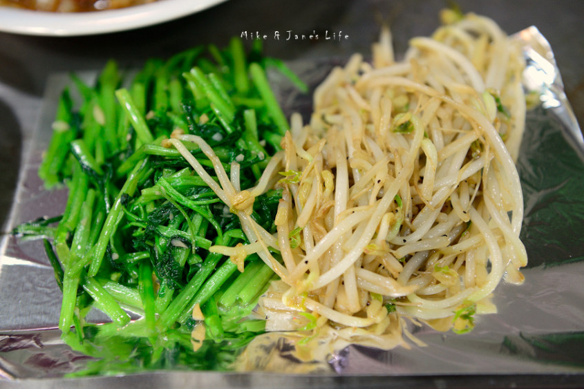 铁板烧里必备的蔬菜～同样两样青菜