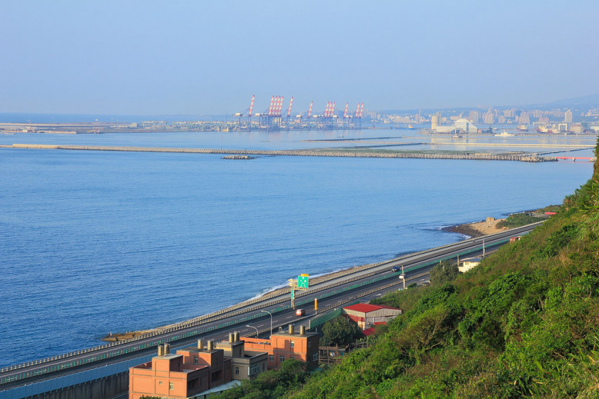 [摄影【新北市林口区】林口太平岭.赏夕阳暮色~拍西滨台61线车轨