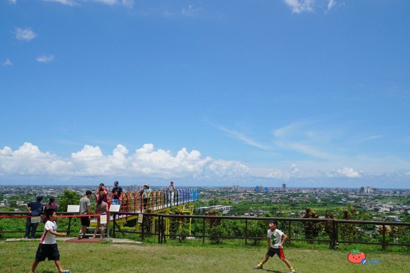 【宜兰景点推荐】彩色天空步道 兔子迷宫景观咖啡餐厅 眺望兰阳平原