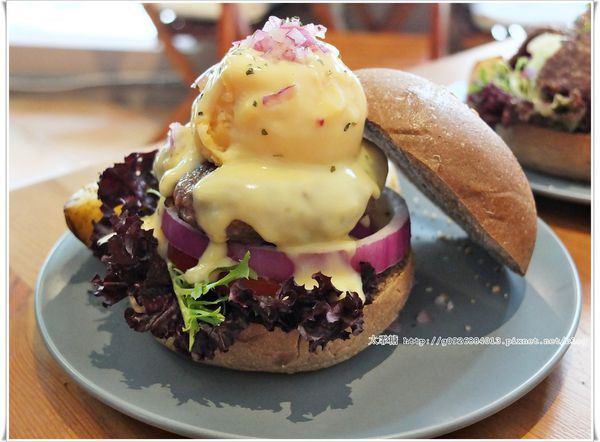 包厢/聚餐/免服务费/早午餐/牛小排汉堡「pond burger cafe」藏在咖啡