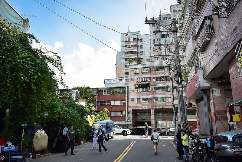 【台中景点】希腊地中海校园~缤纷调色盘操场&梦幻彩