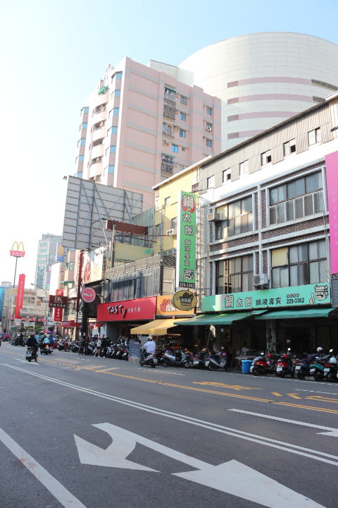 冻柠茶 西堤旁的道地港式冷饮 小茶壶鸳鸯鲜奶茶 台南市 中西区