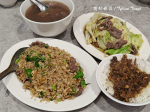 最嫩的溫體牛肉！這裡牛肉炒飯、燥飯還有招牌牛肉湯通通都有，份量滿滿吃到超飽，讓你體驗超過兩萬人讚的美味。