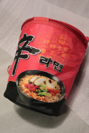 【開箱】是「實用」的食物商品，不是「食用」的商品，辛拉麵保冷袋 - 大漠國渡