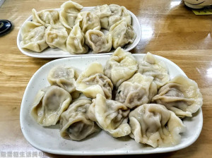 【新竹食記】中央大街餃子王 - 東北酸白菜餃子外皮Q彈內餡超夠味