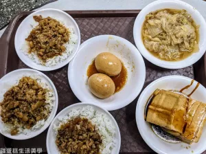 【新北食記】阿益魯肉飯 - 魯肉飯一碗只賣15元？不敢相信這裡是2024年的板橋