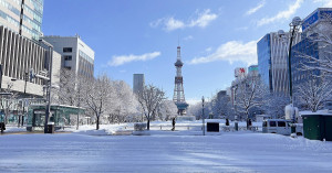 札幌飄雪了！不用顧慮外頭低溫，也能舒服觀賞雪景的札幌紅磚露臺（Akarenga Terrace）美食商業廣場。