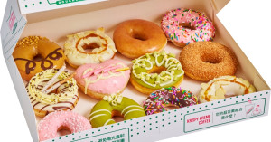 Pocky甜甜圈！Krispy Kreme情人節限定Pocky甜甜圈，情人節優惠買一盒送一個。