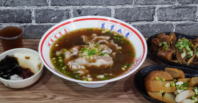 順興集團 牛肉麵專賣店