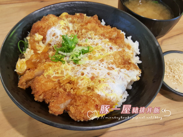 「食記⁂高雄三民」豚一屋豬排丼飯 かつ丼 #大樂購物中心美食街 #平價豬排