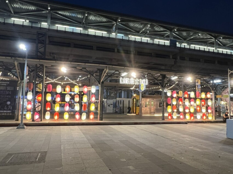 台中市火車站附近景點美食：臺中驛鐵道文化園區。宮原眼科。新盛綠川水岸廊道