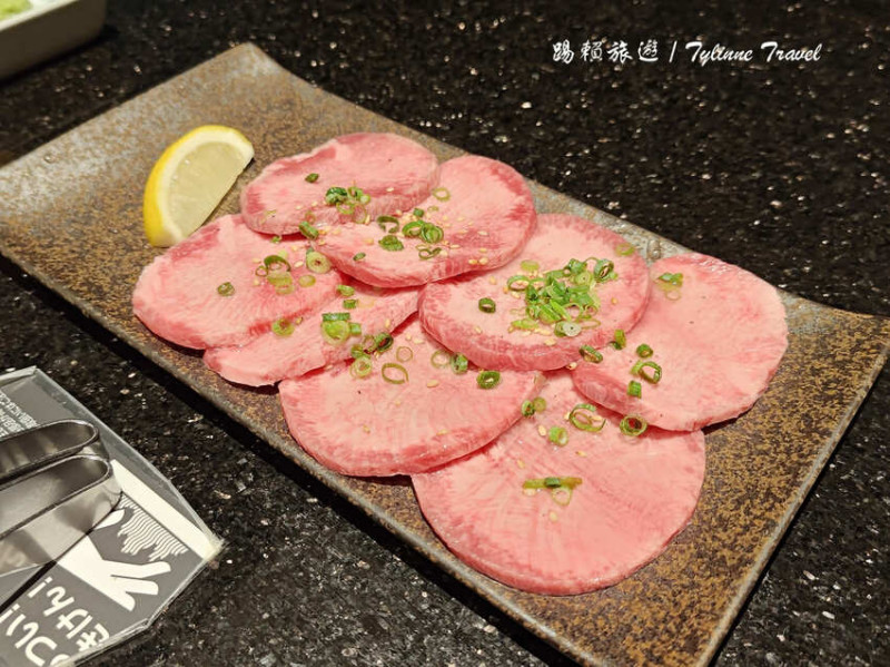 沖繩必吃燒肉本部牧場！國際通A5和牛 牛肉壽司超值套餐體驗。