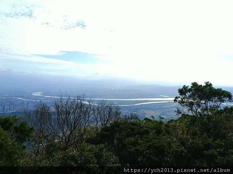 北投陽明山登山步道！中正山2.6公里健行攻略，拍下完美夕陽照。