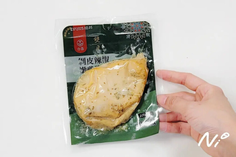 [雞胸食記]全家Family Mart。【台畜T-HAM】聯名米其林必比登推薦「雙月」剝皮辣椒嫩雞胸