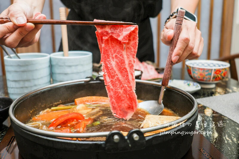 一開幕就爆紅 ! 台北最強壽喜燒火鍋，許多藝人明星都吃過~