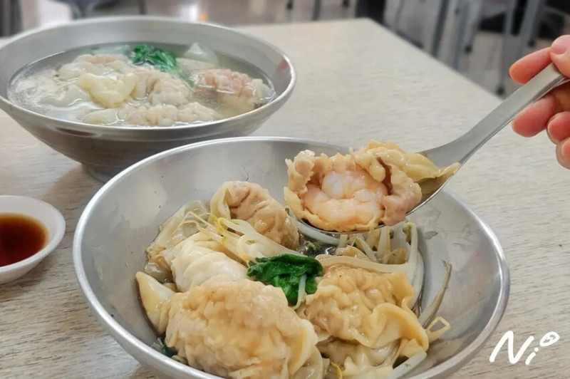 [食記。高雄鳳山]ㄚ華鮮蝦大餛飩。鮮蝦紅油抄手&鮮肉大餛飩湯 #鳳山車站