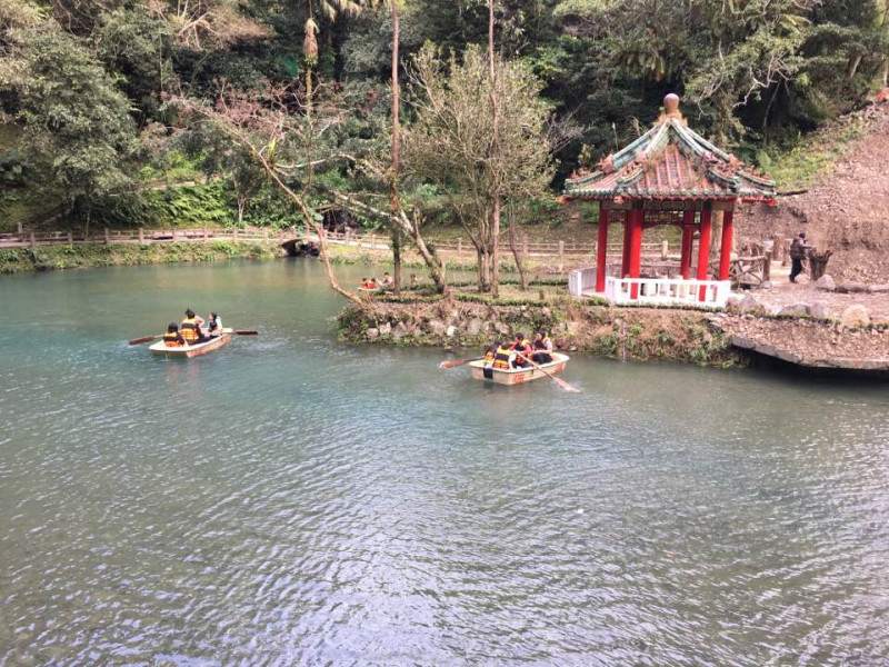 烏來一日遊-雲仙樂園、烏來吊橋、瀑布公園