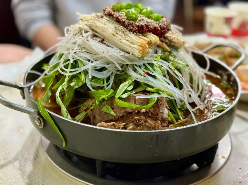 【台北中山美食】東輝韓食館：超熱門平價韓式料理餐廳推薦︱超大份量馬鈴薯排骨湯、海鮮煎餅︱捷運行天宮站交通、菜單、評價