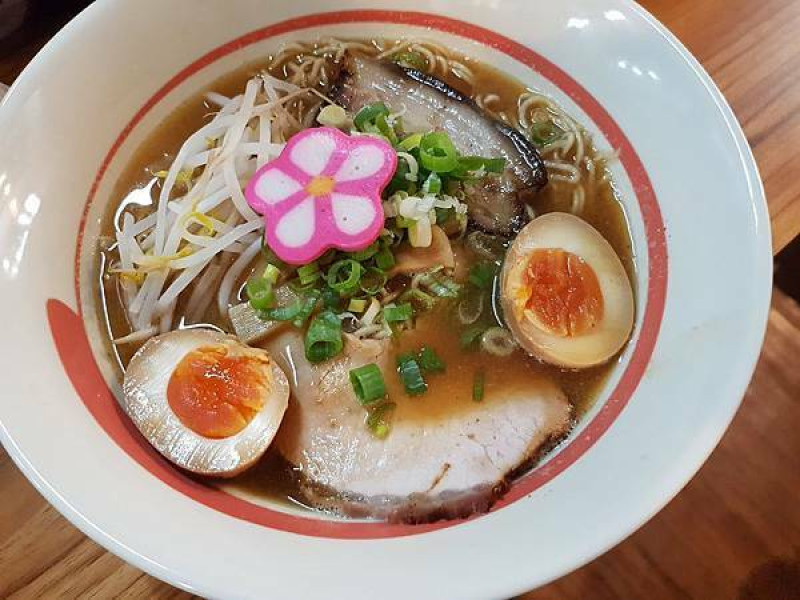 [食記]林口麵家勝八-自家製麵承襲日本好味道♥道地濃厚豚骨味/桃園龜山美食/林口美食