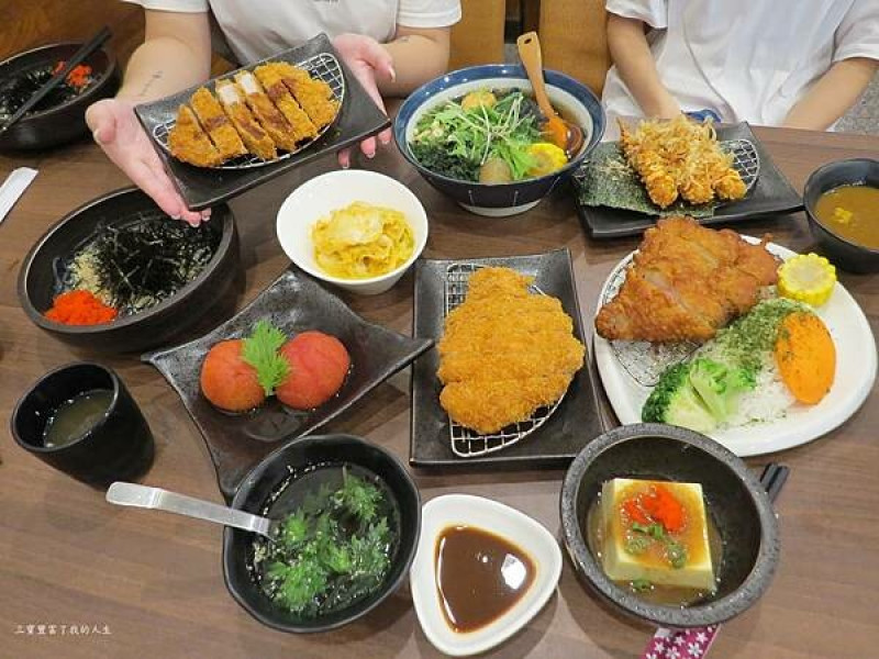 嘉義美食推薦【熊富手打烏龍麵館】湯頭濃郁 用料實在 麵條Q彈有勁 日式風味讓人一再回味