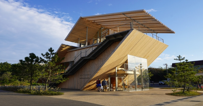 最紅鳥取咖啡廳！鳥取砂丘IG打卡地標「Takahama Café」，畏研吾操刀。