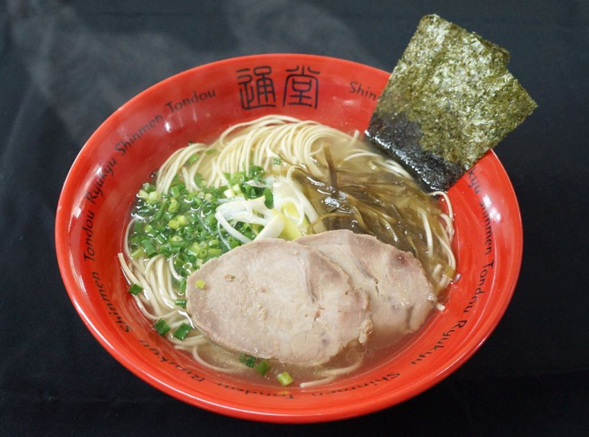 日本冲绳三大必吃拉面之一「琉球新麺 通堂」