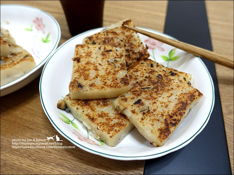 宅配食記° -【 梁家瘋味 】不用沾醬就好吃到不行的蘿蔔糕,有一種