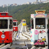 釜山必搭天空膠囊列車！IG爆紅「海雲台藍線公園觀光列車」，空中飽覽釜山海景。