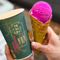 不輸Gelato義式冰淇淋！手工綿綿冰3球70元、水果味很濃很天然，桃園必吃「陳秋剛綿綿冰」芒果冰竟然只要90元。