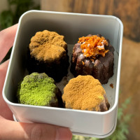 台南美術館旁！台南可麗露專賣店「Autumn canelé」聖誕節鐵盒必買，每天賣完就沒了。