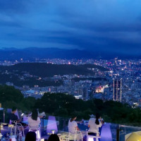 台北夜景餐廳最強11間推薦！陽明山夜景 貓空景觀餐廳，約會高手都在這。