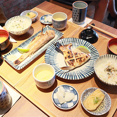 中山捷運日式定食｜鮨一食堂｜日式餐廳｜日式定食｜中山捷運美食｜烤馬頭魚定食｜烤青甘下巴定食｜簡約平實｜不油膩有質感