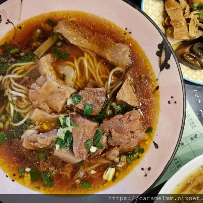 【苗栗頭份】胡家院 牛肉麵 水餃 滷味小菜 餡餅 頭份牛肉麵 頭份麵食館 頭份美食 胡家院菜單 近尚順廣場 頭份大潤發