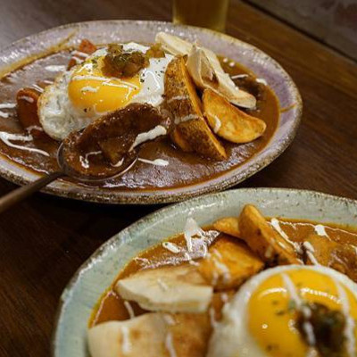 老咖哩 - 日式懷舊裝潢、濃郁微辛咖哩，台北六張犁美食推薦