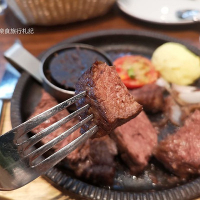 【台中 西屯區】台中西屯區異式料理餐廳，咖啡、麵包、白飯可以續『Skylark洋食芳鄰』(內含菜單