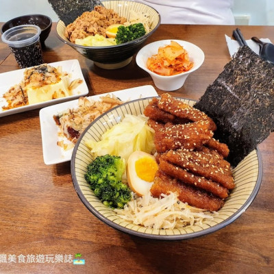 [食]台北 價格親民的丼飯料理 免費享用飲料吧及味噌湯~ 還可使用無接觸支付 街口支付、LINE Pay付款 職人雙饗丼