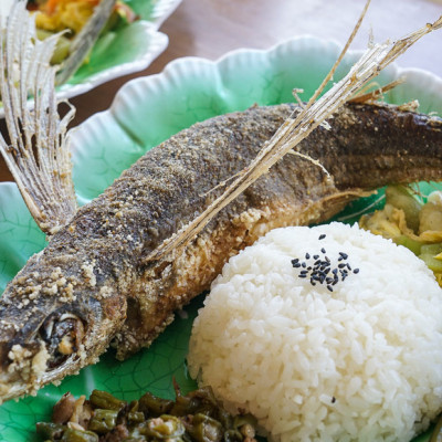 這家蘭嶼炸飛魚好好吃  口感酥脆特別檸檬香超加分 一定要搭配雯雯芋頭冰 蘭嶼美食推薦 紅頭村美食 @跳躍的宅男