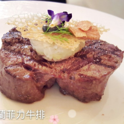 Food｜台南東區｜歐納牛排館－傳統西餐廳也有創新菜色