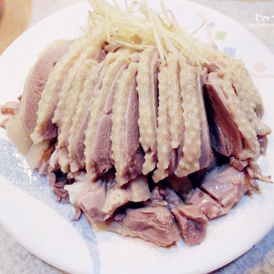 台中黃記鵝肉冬粉。台中火車站附近美食小吃!喜歡吃鵝肉的你們絕對不可以錯過!原汁原味的鵝肉料哩!小心太晚來就賣光囉!