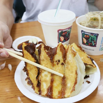 北投美食/石牌排隊小吃『阿財鍋貼水餃專賣店』韭菜鍋貼、水餃、菜單價位、冷凍水餃(捷運石牌站)