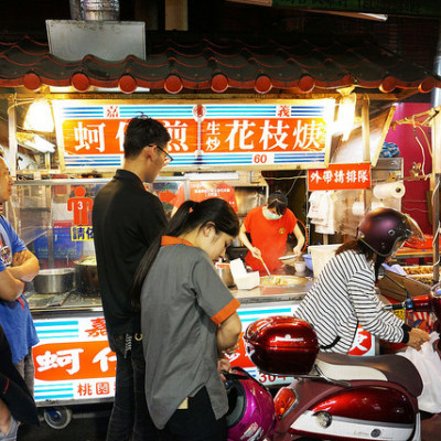 【台菜】桃園市區 嘉義順蚵仔煎 生炒花枝羹 桃園夜市50年老店 記憶中的好滋味
