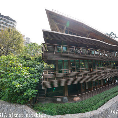 【台北。北投】北投圖書館。臺北市立圖書館 北投分館。臺灣首座綠建築圖書館