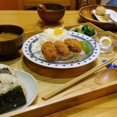 【桃園美食】日和 . まいにち｜飯団定食、娘弁当，溫馨日式家庭料理 / 寵物友善餐廳 / 桃園寵物友善