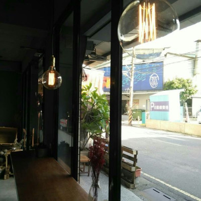 板橋仁化街的wifi充電餐飲小店  Percent Cafe%