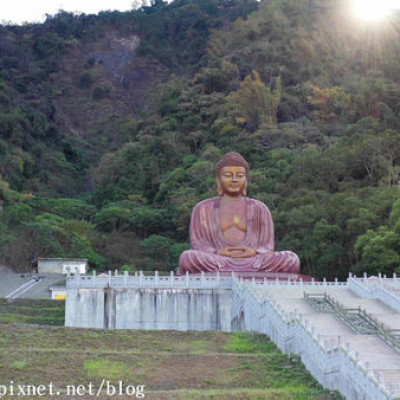 【高雄。六龜】天下第一手。六龜大佛。彩虹山大佛