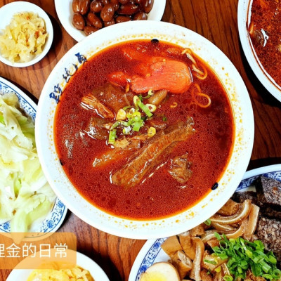 台中美食 │ 段純貞牛肉麵 台中公益店 不吃牛也有超多選擇的精品牛肉麵 乾拌、麻辣、紅燒多種口味吃法