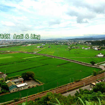 【苗栗。造橋】鄭漢步道。鐵道迷的攝影秘境。遠眺中港溪平原及台灣海峽。簡易親民健行步道。阡陌與Ｃ形彎鐵道風光