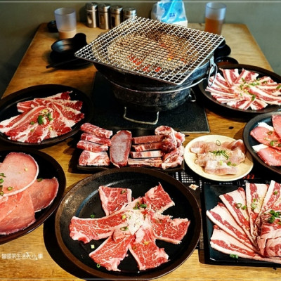 【台北美食】燒肉殿／忠孝復興站～價位499吃到飽，提供了數十種以上肉類跟海鮮，豬、牛、羊、沙拉、涼拌小吃、飲料、冰淇淋隨你吃