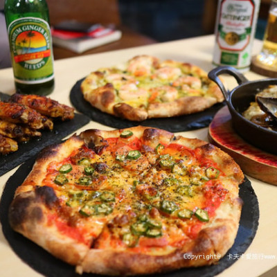 【宜蘭義式】PB工廠 PIZZA&BEER FACTORY｜披薩輕食沙拉小酒館不吵雜的酒吧